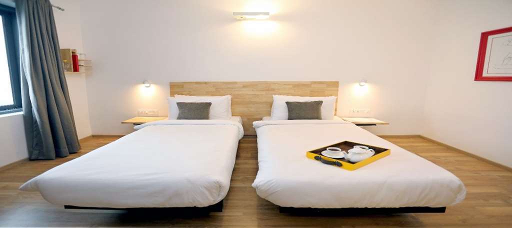 Oyo Townhouse 018 Medanta Hotel Gurgaon Room photo